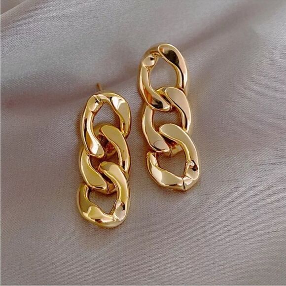 #36 NEW Unique Gold Chain Link Earrings - Picture 1 of 4